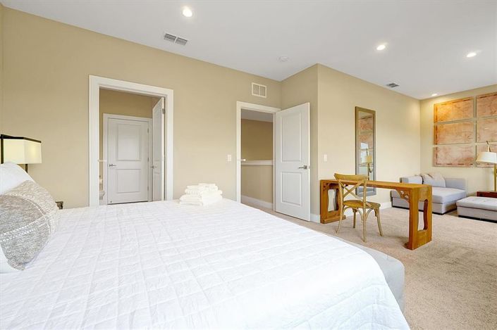 Image No.27-3 Bed Townhouse for sale
