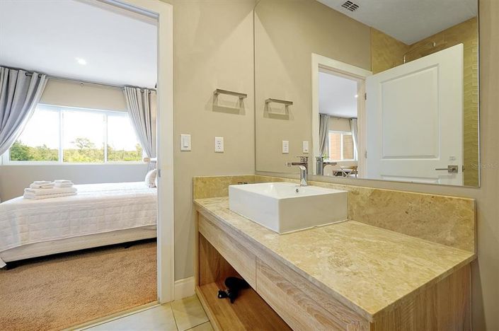 Image No.33-3 Bed Townhouse for sale