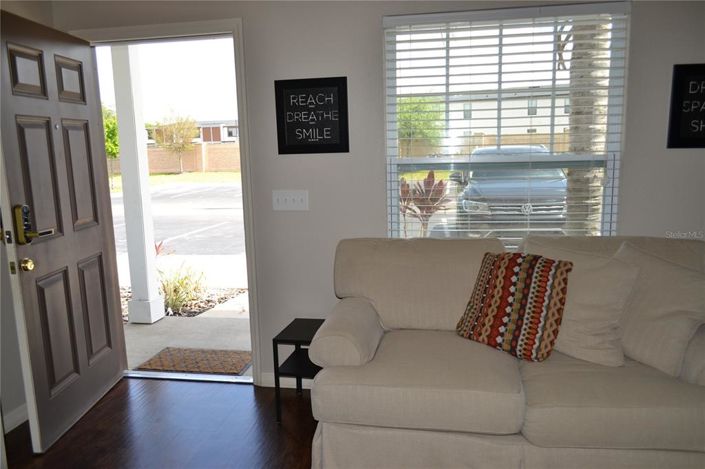 Image No.8-3 Bed Townhouse for sale