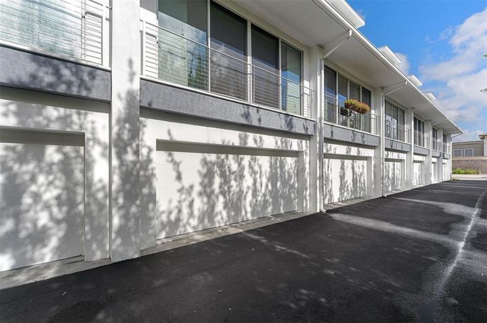 Image No.20-4 Bed Townhouse for sale
