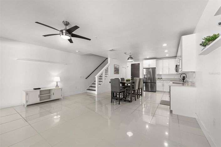 Image No.25-4 Bed Townhouse for sale