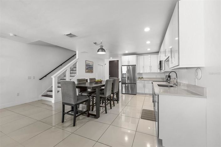 Image No.28-4 Bed Townhouse for sale