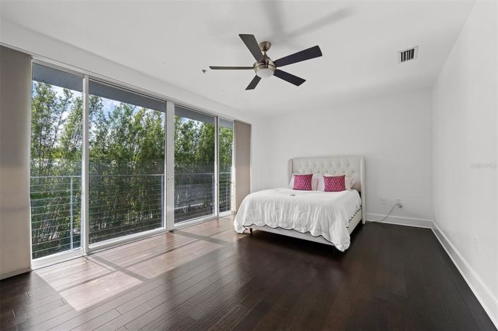 Image No.35-4 Bed Townhouse for sale