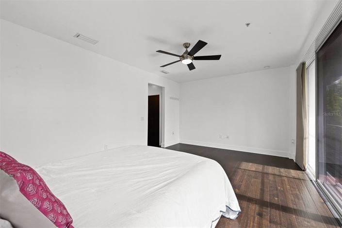 Image No.37-4 Bed Townhouse for sale