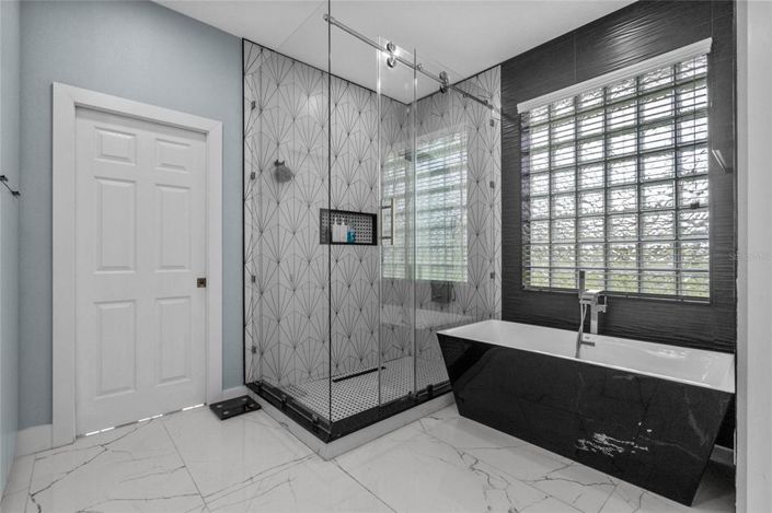 Image No.14-5 Bed House for sale