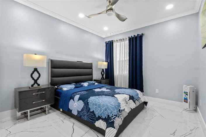 Image No.19-5 Bed House for sale