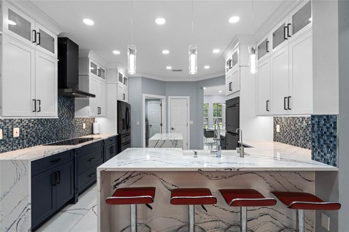 Image No.3-5 Bed House for sale