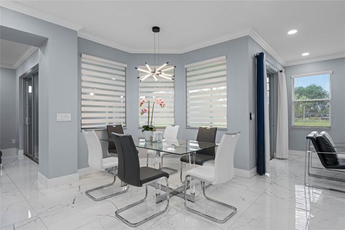 Image No.7-5 Bed House for sale