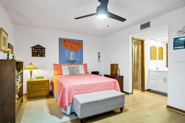 Image No.26-2 Bed Apartment for sale