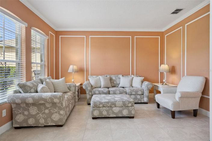 Image No.7-5 Bed House for sale