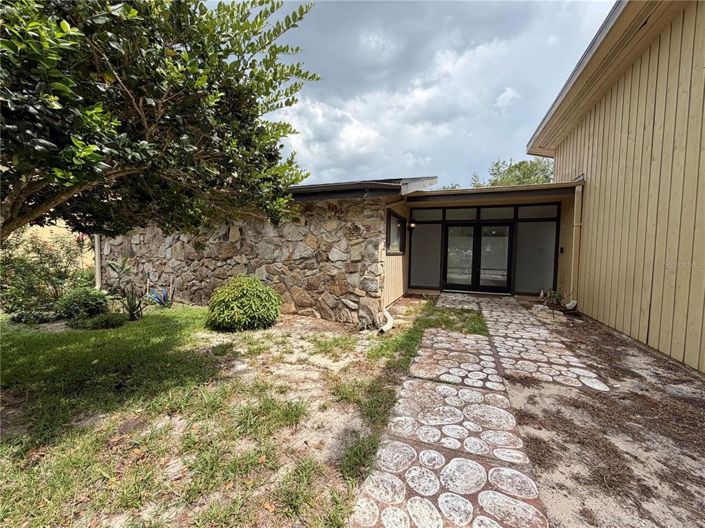 Image No.2-2 Bed Townhouse for sale