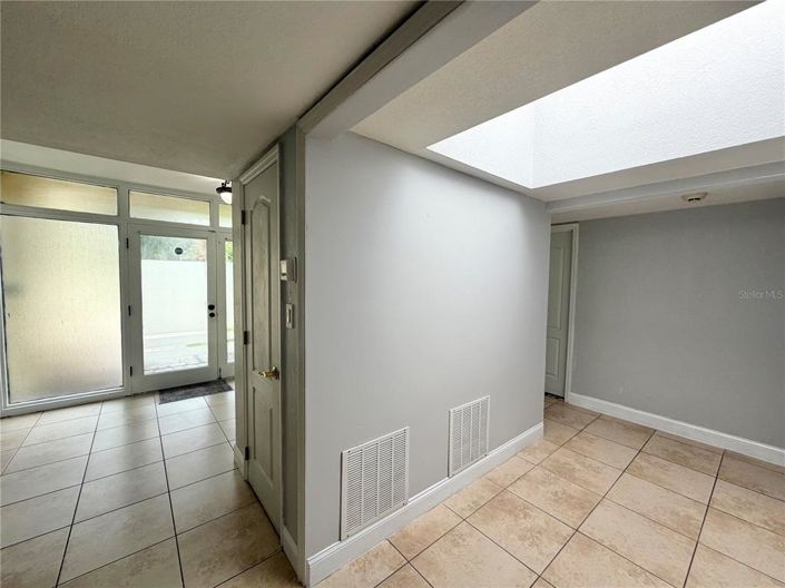 Image No.5-2 Bed Townhouse for sale