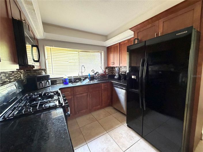 Image No.9-2 Bed Townhouse for sale