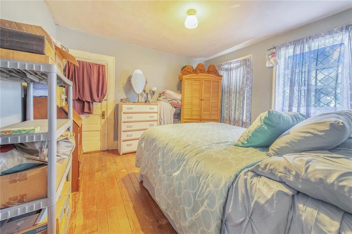 Image No.12-2 Bed House for sale