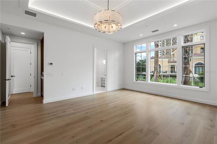 Image No.28-5 Bed Apartment for sale