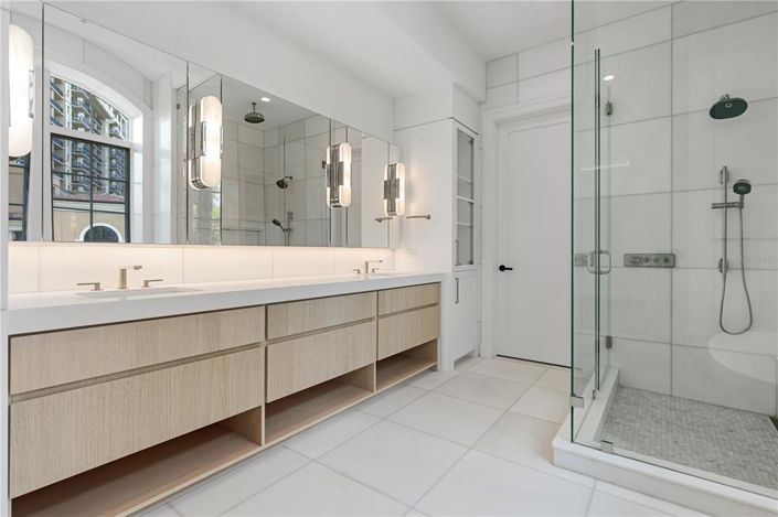 Image No.29-5 Bed Apartment for sale