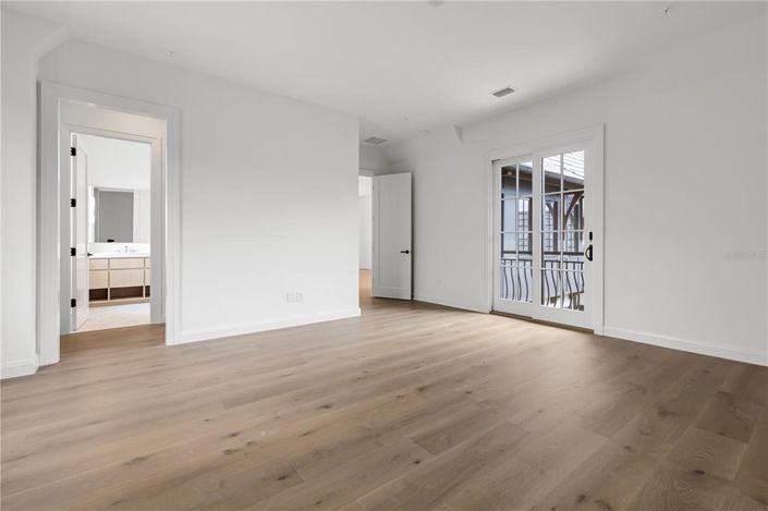 Image No.40-5 Bed Apartment for sale