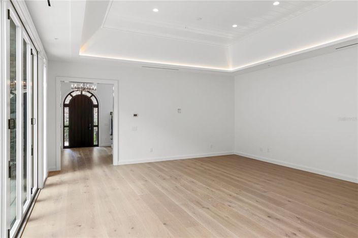 Image No.8-5 Bed Apartment for sale