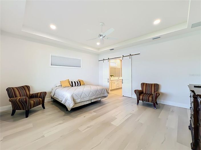 Image No.25-5 Bed House for sale