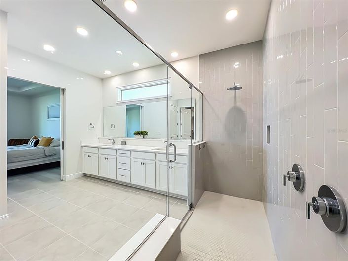 Image No.32-5 Bed House for sale