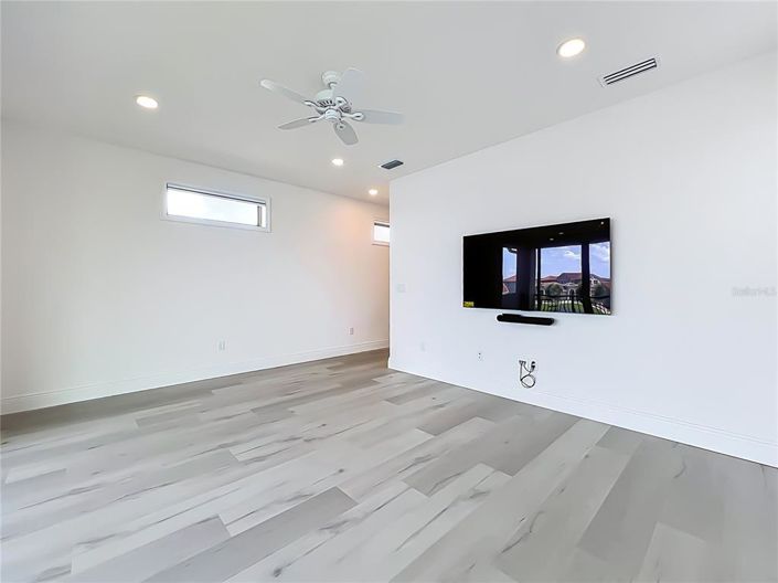 Image No.51-5 Bed House for sale