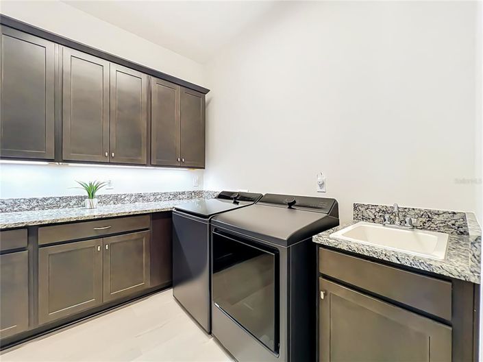 Image No.52-5 Bed House for sale