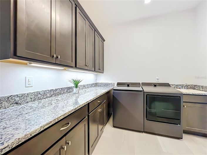 Image No.53-5 Bed House for sale