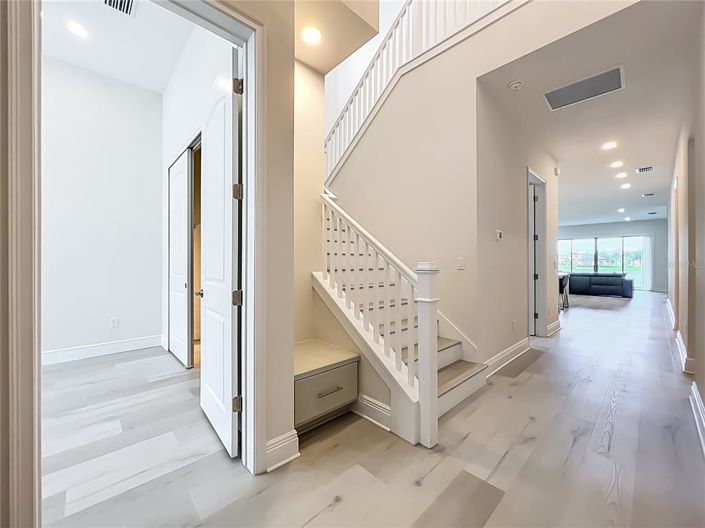 Image No.6-5 Bed House for sale