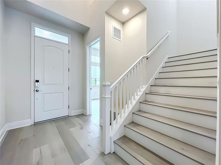 Image No.7-5 Bed House for sale