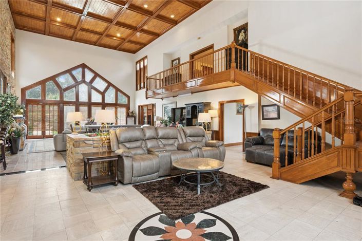 Image No.11-6 Bed House for sale