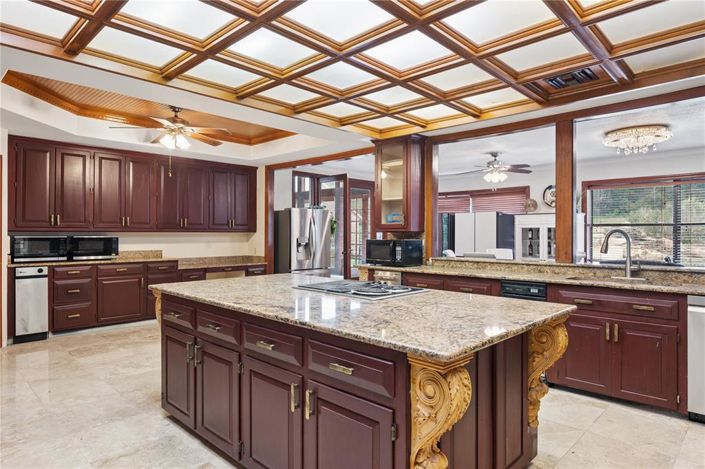 Image No.14-6 Bed House for sale