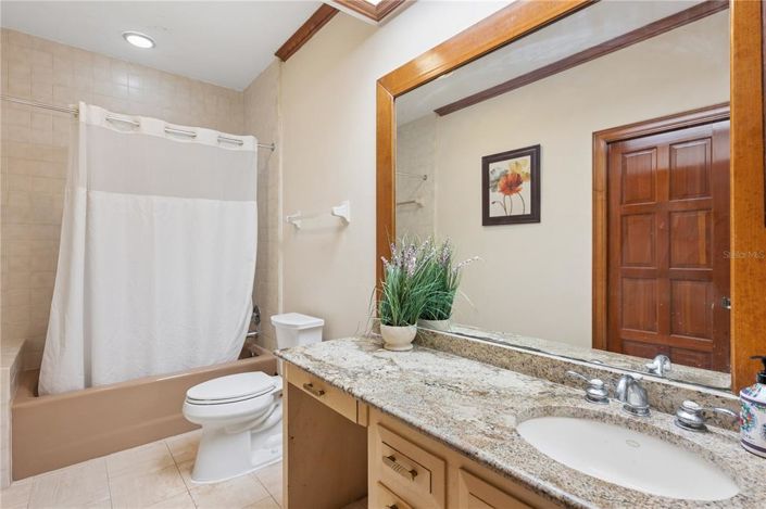 Image No.25-6 Bed House for sale