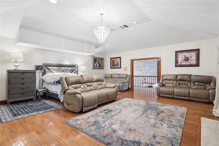 Image No.27-6 Bed House for sale