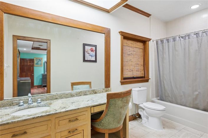 Image No.34-6 Bed House for sale