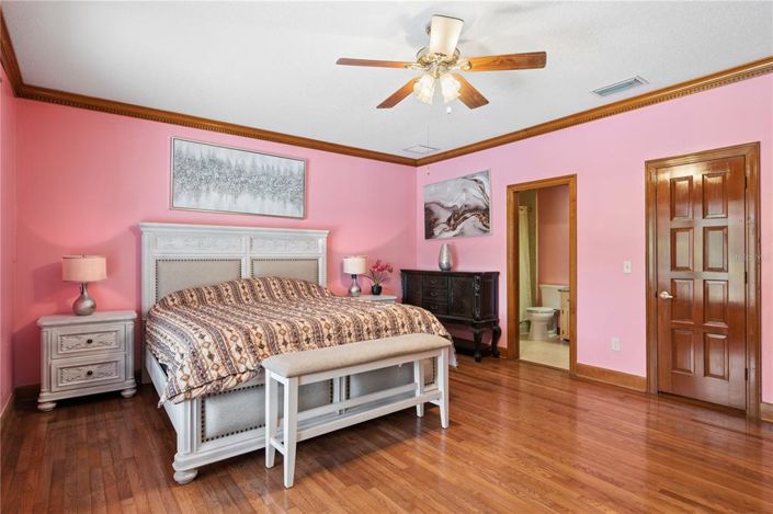 Image No.37-6 Bed House for sale