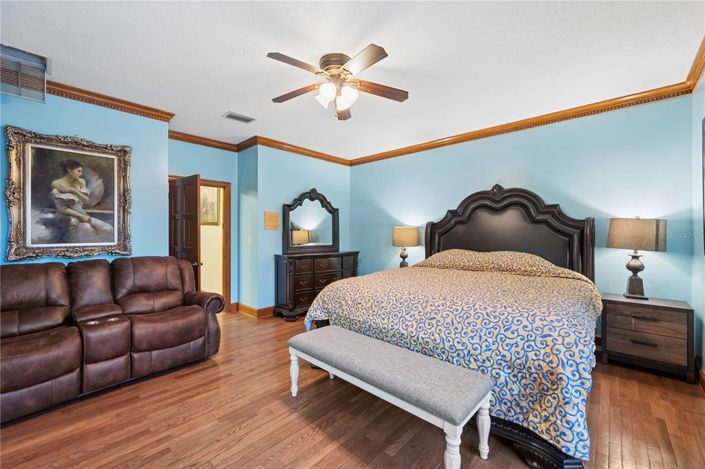 Image No.39-6 Bed House for sale