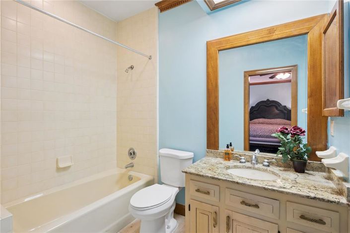 Image No.40-6 Bed House for sale