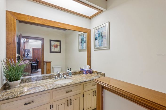 Image No.9-6 Bed House for sale