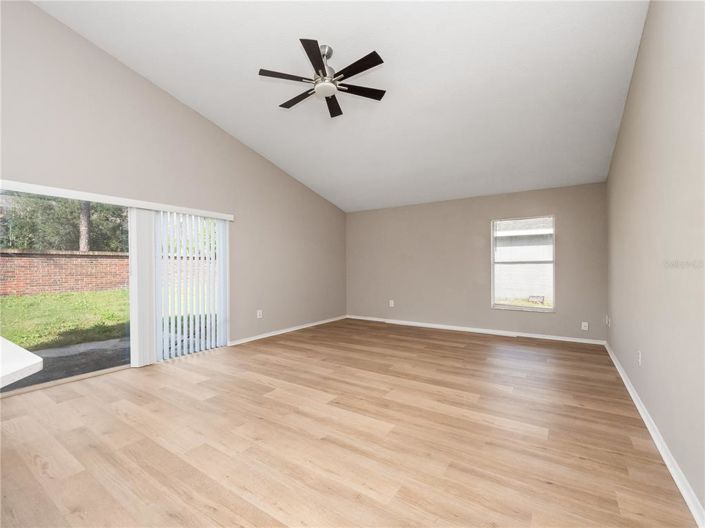 Image No.12-4 Bed House for sale