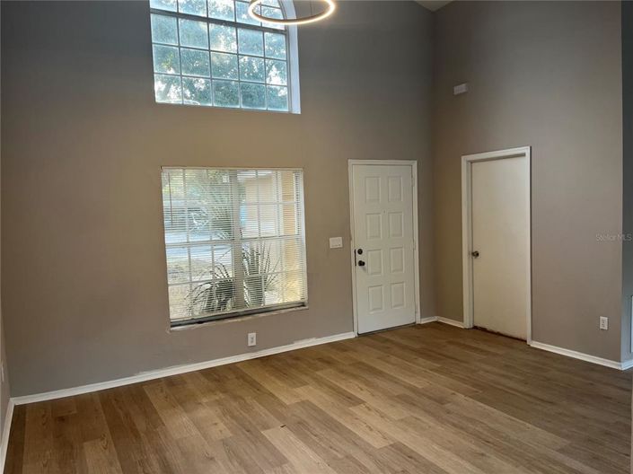 Image No.2-4 Bed House for sale