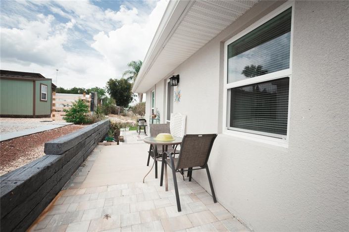 Image No.11-2 Bed House for sale