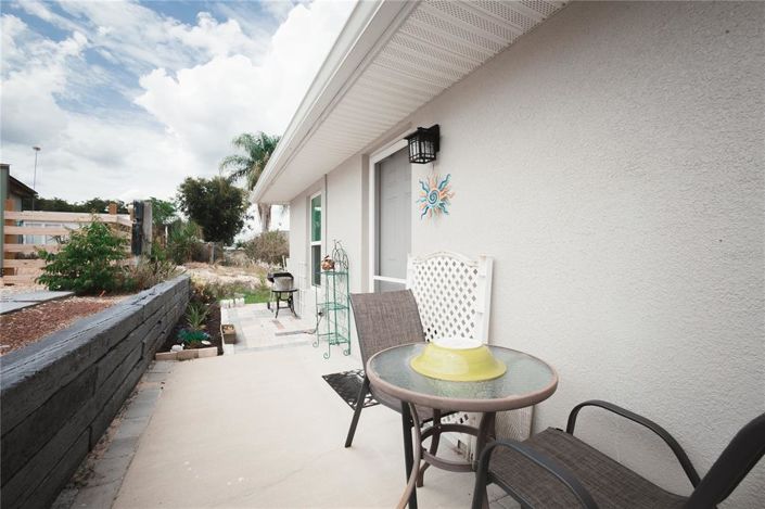 Image No.12-2 Bed House for sale