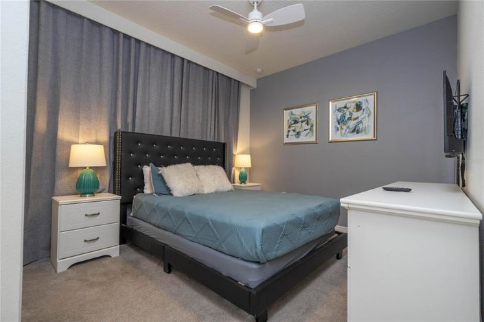 Image No.17-5 Bed Townhouse for sale