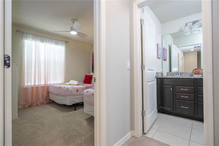 Image No.32-5 Bed Townhouse for sale
