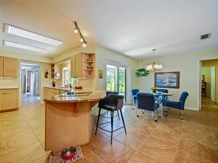 Image No.18-4 Bed House for sale