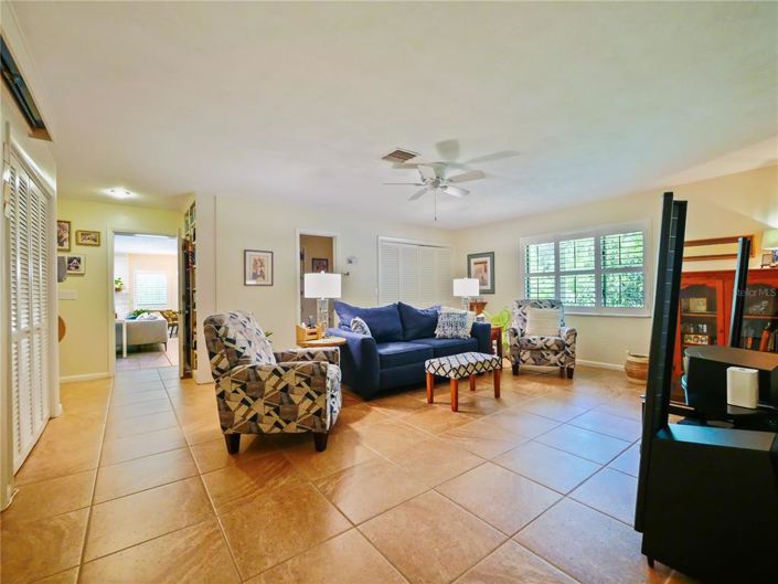 Image No.24-4 Bed House for sale