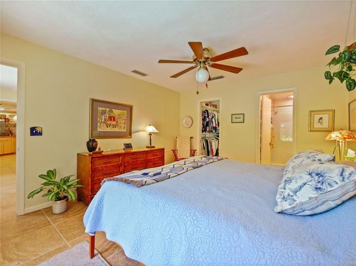 Image No.33-4 Bed House for sale
