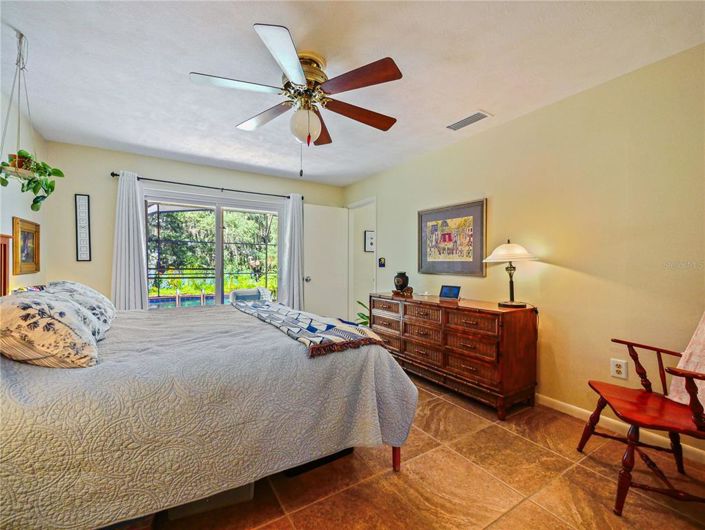 Image No.34-4 Bed House for sale
