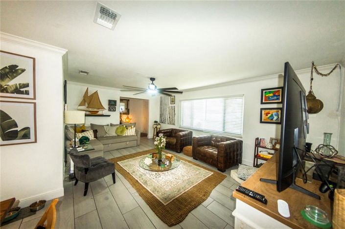 Image No.8-3 Bed House for sale