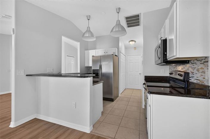 Image No.9-3 Bed House for sale